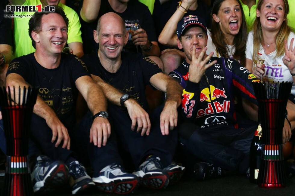 Foto zur News: Sebastian Vettel (Red Bull) und Adrian Newey