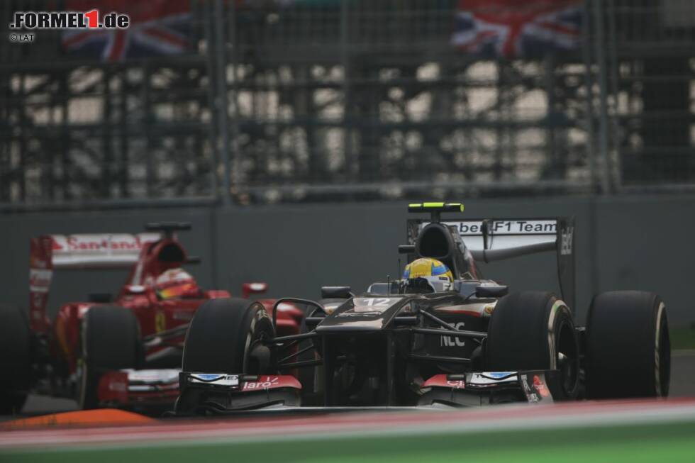 Foto zur News: Esteban Gutierrez (Sauber) und Fernando Alonso (Ferrari)