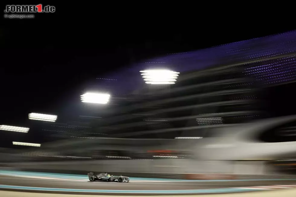 Foto zur News: ...wenn ihm Vettel nicht zuvor &amp;quot;Gute Nacht&amp;quot; sagt.