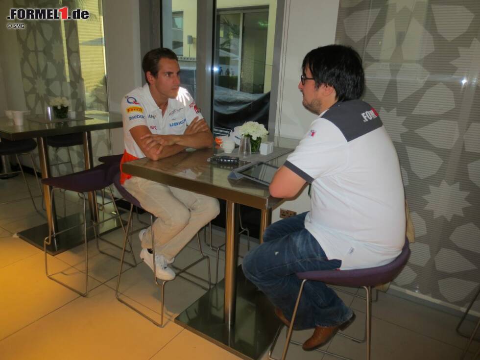 Foto zur News: Adrian Sutil (Force India) im Interview mit Chefredakteur Christian Nimmervoll