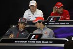 Foto zur News: Sergio Perez (McLaren) und Esteban Gutierrez (Sauber)
