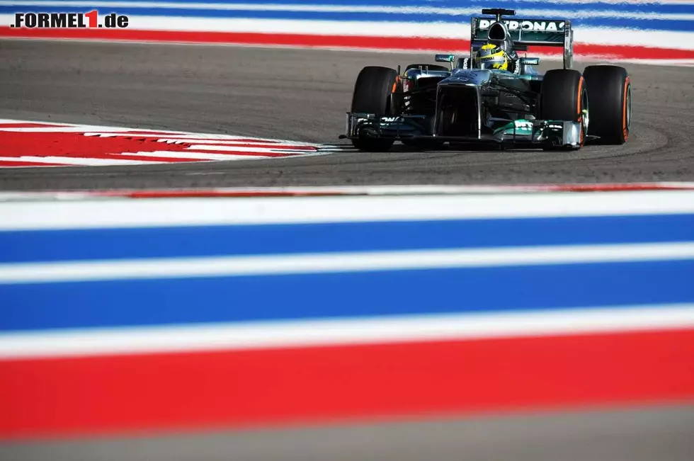 Foto zur News: Bester Verfolger war jedoch nicht der Spanier, sondern Mercedes mit Nico Rosberg...
