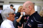 Foto zur News: Bernie Ecclestone und Adrian Newey