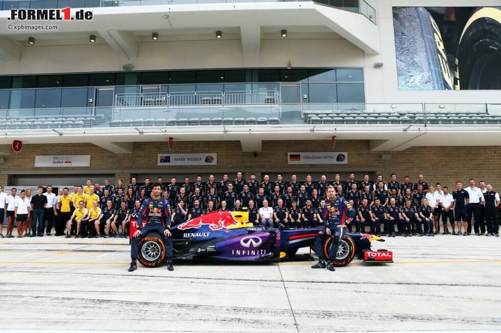 Foto zur News: Mark Webber (Red Bull) und Sebastian Vettel (Red Bull)
