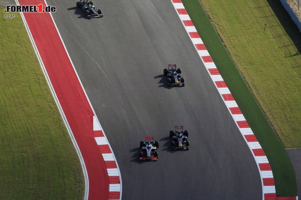 Foto zur News: Jenson Button (McLaren), Daniel Ricciardo (Toro Rosso), Jean-Eric Vergne (Toro Rosso) und Esteban Gutierrez (Sauber)