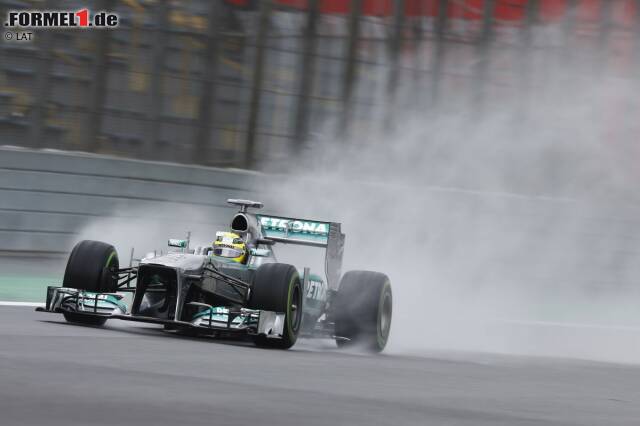 Foto zur News: Am Vormittag wie am Nachmittag war Nico Rosberg der Schnellste. Dem Wiesbadener schmecken einfach nasse Rennstrecken - das könnte die Chance für den Mercedes-Fahrer sein an diesem Wochenende...