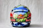 Foto zur News: Sebastian Vettel (Red Bull) macht mit seinem Helm Werbung für den Österreich-Grand-Prix 2014