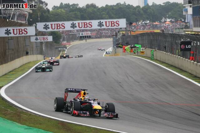 Foto zur News: Auch nach dem 19. Saisonrennen hieß der Sieger: Sebastian Vettel. Für den Red-Bull-Fahrer war es ein weltmeisterlicher Abschluss einer bemerkenswerten Saison.