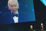 Foto zur News: John Surtees wurde für sein Lebenswerk geehrt