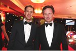 Foto zur News: Sebastian Vettel und Christian Horner
