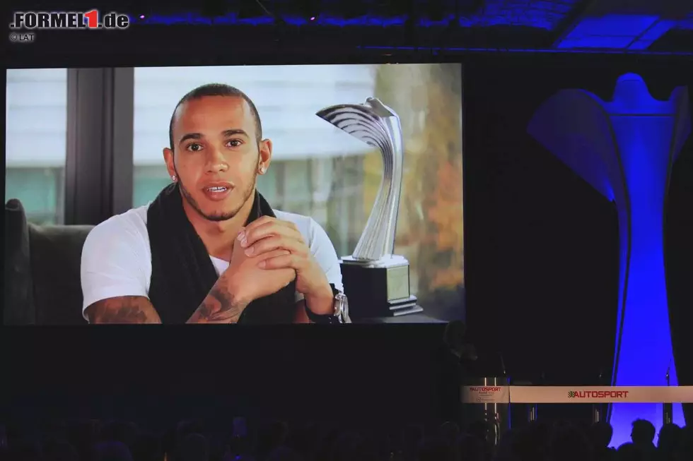 Lewis Hamilton bedankte sich per Video-Botschaft für die Auszeichnung als Britischer Fahrer des Jahres Foto zur News: Lewis Hamilton bedankte sich per Video-Botschaft für die Auszeichnung als Britischer Fahrer des Jahres