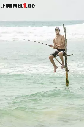 Foto zur News: Fishing for Compliments? Der Red-Bull-Pilot in spe angelt sich sein Mittag selber