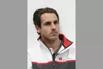 Foto zur News: Sitzanpassung von Adrian Sutil (Sauber) in Hinwil