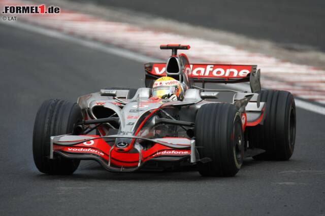 Foto zur News: In Silber krönt sich Lewis Hamilton 2008 zum bis heute letzten McLaren-Weltmeister.