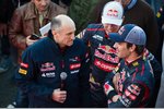 Foto zur News: Franz Tost, Daniil Kwjat und Jean-Eric Vergne (Toro Rosso)