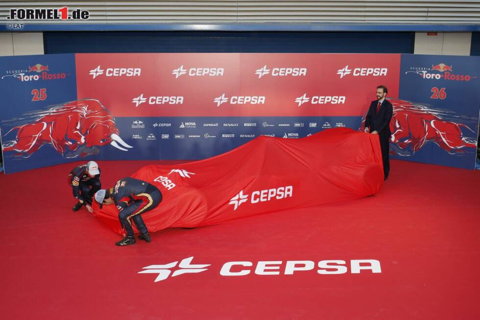 Foto zur News: Jean-Eric Vergne und Daniil Kwjat enthüllen den Toro-Rosso-Renault STR9