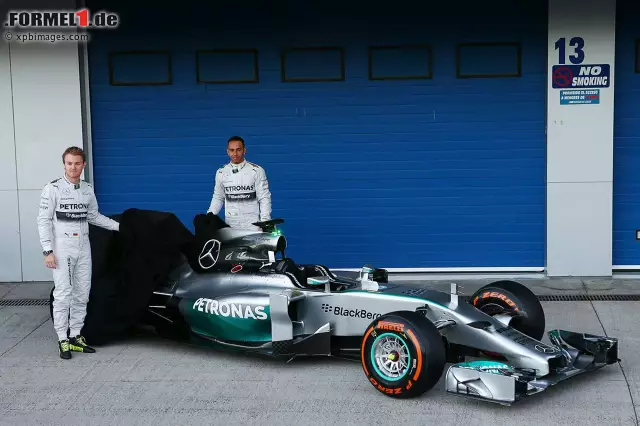 Foto zur News: Nico Rosberg und Lewis Hamilton enthüllen in Jerez ihren neuen Wage