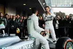 Foto zur News: Nico Rosberg (Mercedes) und Lewis Hamilton (Mercedes)