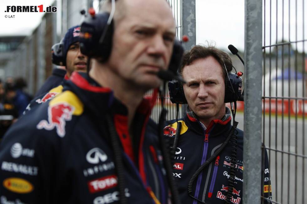 Foto zur News: Christian Horner, Adrian Newey und Daniel Ricciardo (Red Bull)