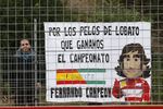 Foto zur News: Alonso-Fans haben ein Plakat gestaltet