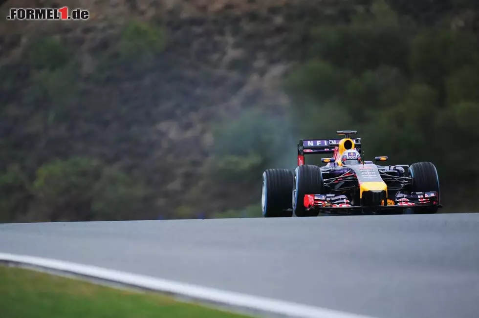 Foto zur News: Auch wenn man sportlich wieder nicht der Rede wert war: Die Schlagzeilen bestimmte wieder einmal Red Bull. Erneut bekam das Team von Sebastian Vettel große Probleme und reiste frühzeitig ab