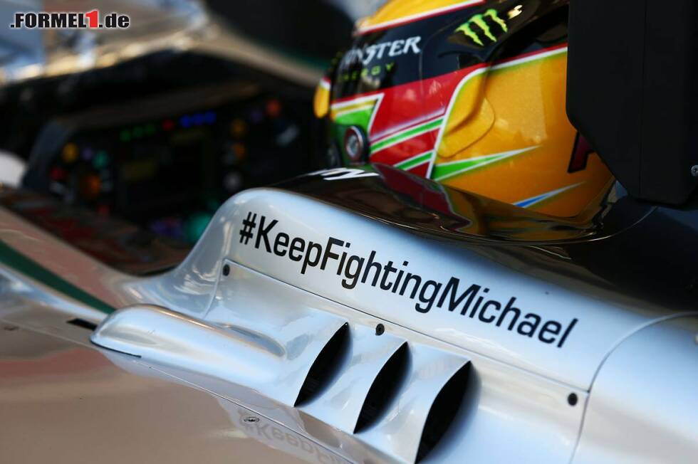 Foto zur News: Das Mercedes-Team war an diesem Wochenende mit seinen Gedanken auch bei Michael Schumacher.
