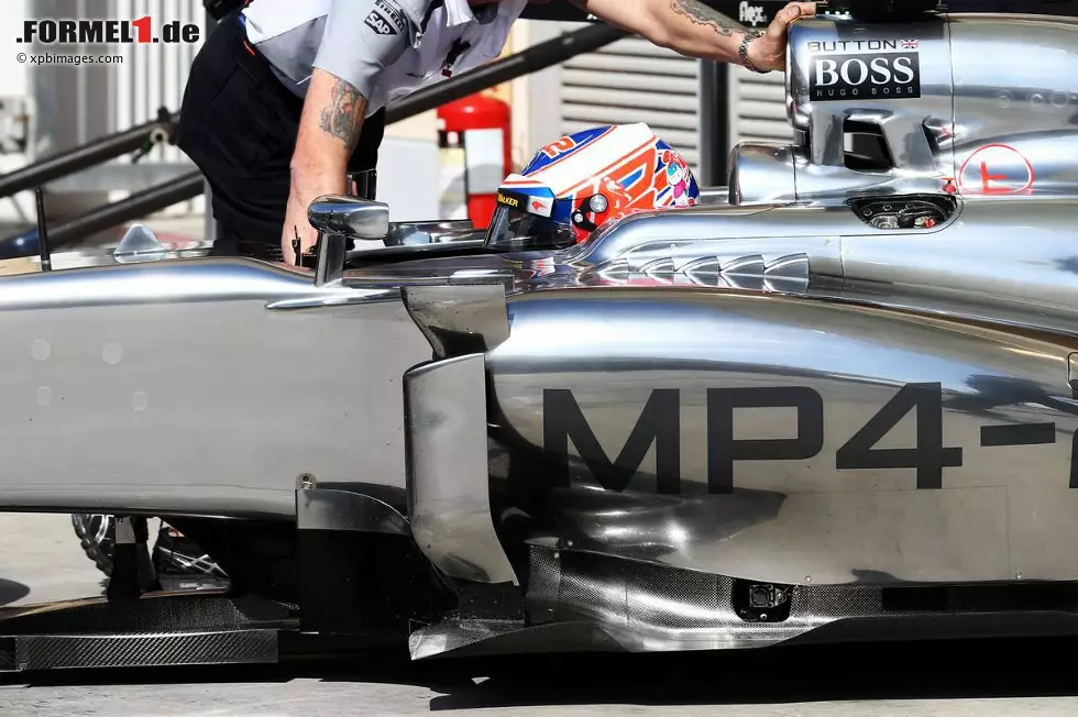 Auch McLaren scheint über den Winter gut gearbeitet zu haben. Nach Kevin Magnussens Bestmarke am Freitag war sein Teamkollege Jenson Button starker Zweiter beim Abschluss. Foto zur News: Auch McLaren scheint über den Winter gut gearbeitet zu haben. Nach Kevin Magnussens Bestmarke am Freitag war sein Teamkollege Jenson Button starker Zweiter beim Abschluss.