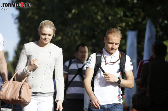 Foto zur News: Verliebt, verlobt und bald verheiratet: Valtteri Bottas und Emilia Pikkarainen