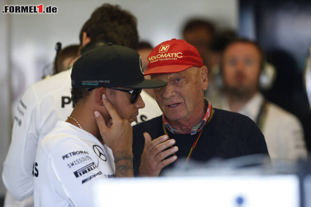Foto zur News: Mercedes' Aufsichtsratschef Niki Lauda hat den Weltmeister von 2008 gebeten, sich mehr auf den Sport an sich und weniger auf alles Drumherum zu konzentrieren