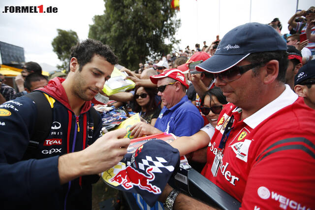 Foto zur News: Einen gelungenen Einstand feierte Daniel Ricciardo. Der Red-Bull-Pilot fuhr mit 0,317 Sekunden Rückstand auf den zweiten Rang. Mit dieser Leistung zeigte der Lokalmatador seinem Team, dass das Auto doch nicht so schlecht ist wie befürchtet.