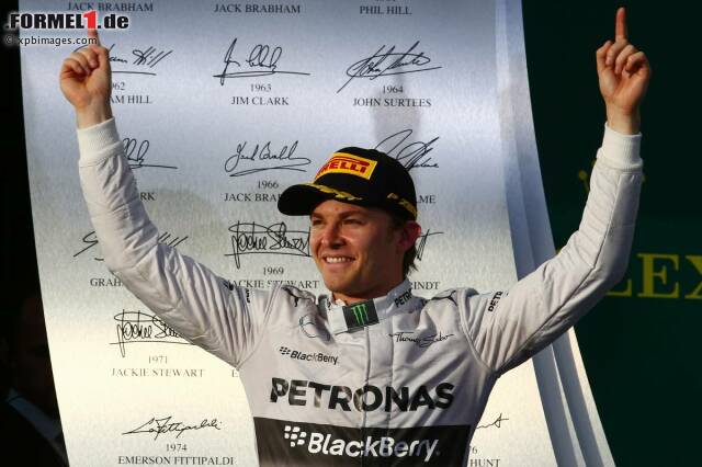 Foto zur News: Nico Rosberg sichert sich einen Eintrag in den Geschichtsbüchern der Formel 1. Der Deutsche und Mercedes sind die ersten Sieger der zweiten Turbo-Ära der Formel 1!