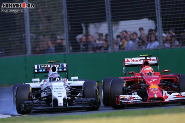 Foto zur News: Die Ferrari-Piloten mühten sich in Melbourne gegen die Konkurrenz ab.