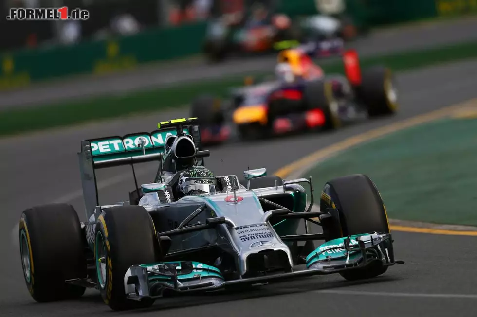 Foto zur News: Zuvor war ihr Held noch von Red-Bull-Fahrer Ricciardo verfolgt worden, doch der Deutsche konnte sich souverän behaupten.