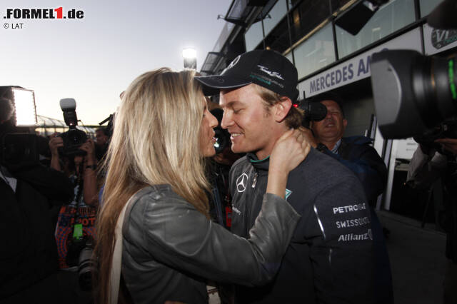 Foto zur News: Rosberg nach seinem Auftaktsieg 2014 in Melbourne - Vivian ist stolz.
