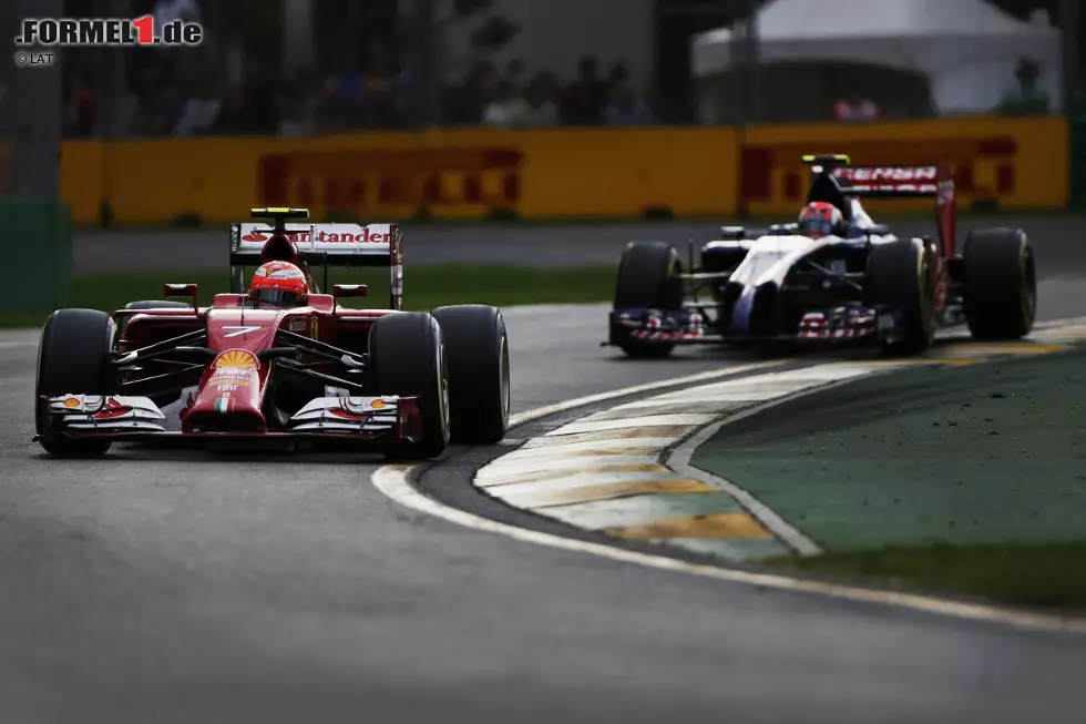 Foto zur News: Kimi Räikkönen (Ferrari) und Daniil Kwjat (Toro Rosso)