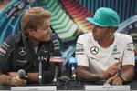 Foto zur News: Nico Rosberg und Lewis Hamilton (Mercedes) beantworten geduldig die Fragen der Gäste