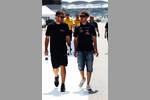 Foto zur News: Renningenieur Guillaume Rocquelin und Sebastian Vettel (Red Bull)