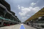 Foto zur News: Boxengasse in Sepang