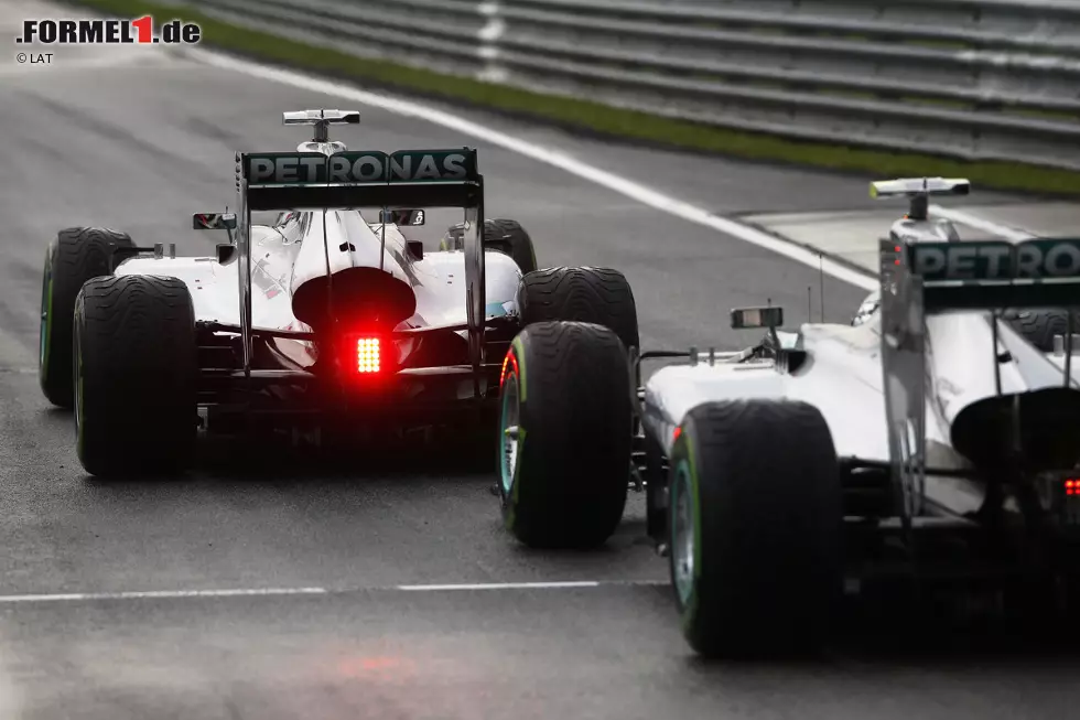 Foto zur News: Lewis Hamilton (Mercedes) und Nico Rosberg (Mercedes)