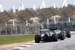 Foto zur News: Marcus Ericsson (Caterham) und Esteban Gutierrez (Sauber)