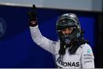 Foto zur News: Nico Rosberg (Mercedes) holt sich die Pole-Position in Bahrain