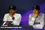 Foto zur News: Lewis Hamilton (Mercedes) und Nico Rosberg (Mercedes)