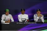 Foto zur News: Sergio Perez (Force India), Lewis Hamilton (Mercedes) und Nico Rosberg (Mercedes)