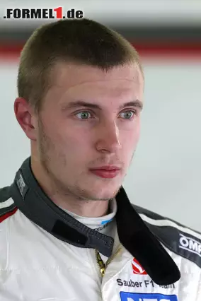 Foto zur News: Der Russe Sergei Sirotkin fuhr im Sauber über 400 Kilometer und absolvierte damit die für die Superlizenz benötige Distanz.