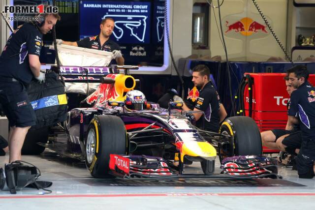 Foto zur News: Weltmeister Sebastian Vettel hatte am Dienstag frei, bei Red Bull stieg Daniel Ricciardo ins Auto.