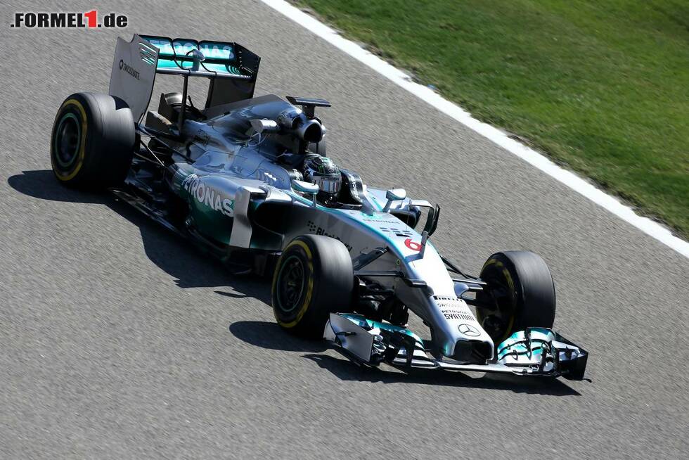Foto zur News: Nico Rosberg brannte in Bahrain mit 1:35.697 Minuten die Bestzeit in den Asphalt.