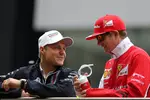 Foto zur News: Valtteri Bottas (Williams) und Kimi Räikkönen (Ferrari)