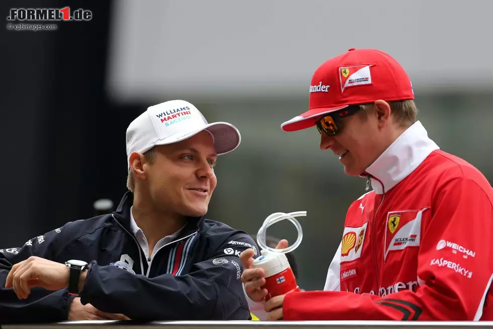 Foto zur News: Valtteri Bottas (Williams) und Kimi Räikkönen (Ferrari)