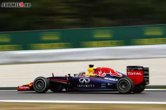 Beim Weltmeister läuft es derzeit einfach nicht rund. Am Freitag nur vier Runden wegen eines Kurzschluss am Auto, am Samstag war im dritten Qualifying-Teil Schluss: Getriebeschaden. Foto zur News: Beim Weltmeister läuft es derzeit einfach nicht rund. Am Freitag nur vier Runden wegen eines Kurzschluss am Auto, am Samstag war im dritten Qualifying-Teil Schluss: Getriebeschaden.