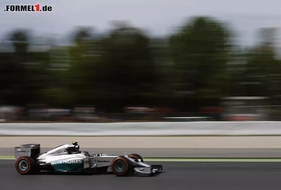 Foto zur News: Auf der Strecke leistet sich der Deutsche nur selten Fehler, doch im Zeitenfahren bringt es Hamilton meistens besser auf den Punkt.